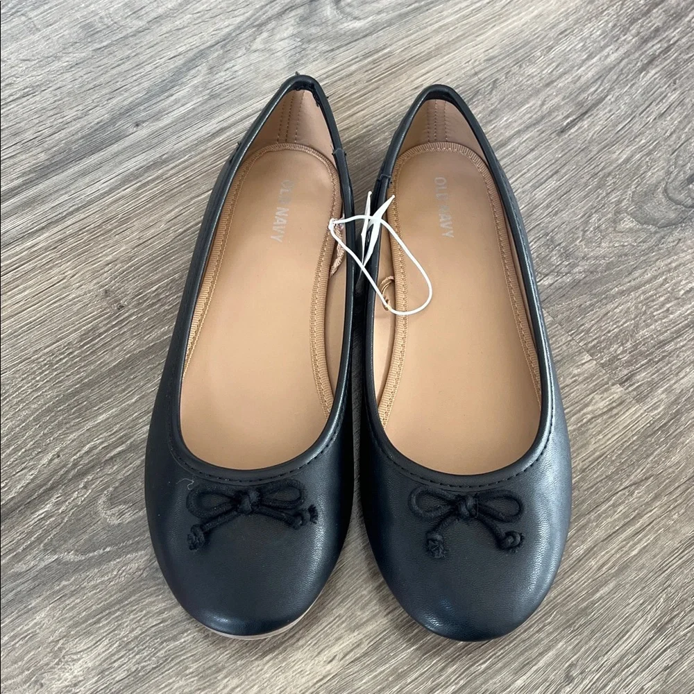 Old Navy Black Ballet Flats